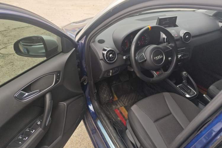 Used Audi A1 2016 30 TFSI Sportback Design Fashion Edition Driver Seat
