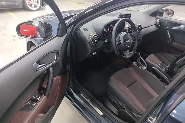 Used Audi A1 2016 30 TFSI Sportback Design Fashion Edition Driver Seat