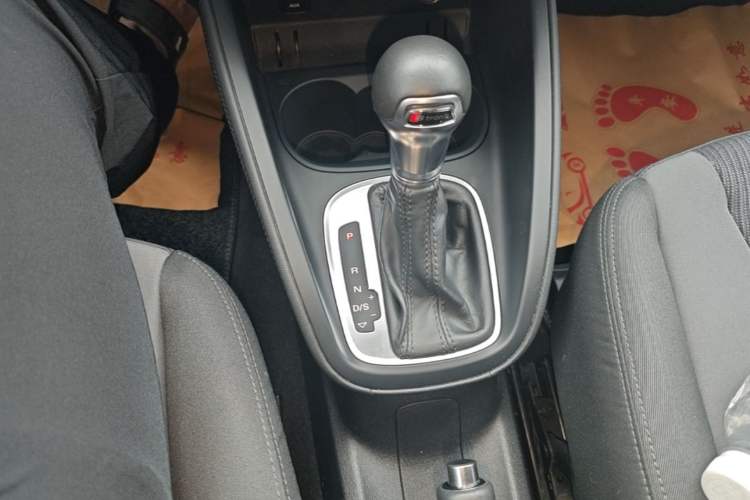 Used Audi A1 2016 30 TFSI Sportback Design Fashion Edition Gear Lever