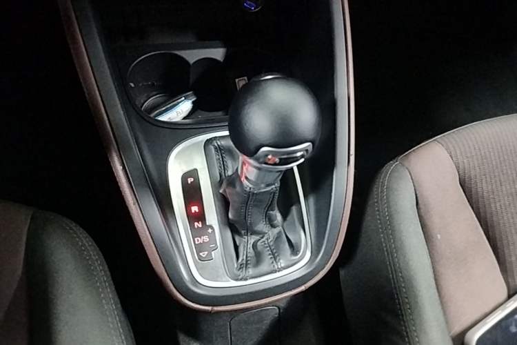 Used Audi A1 2016 30 TFSI Sportback Design Fashion Edition Gear Lever