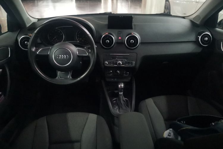 Used Audi A1 2016 30 TFSI Sportback Design Fashion Edition Interior 1