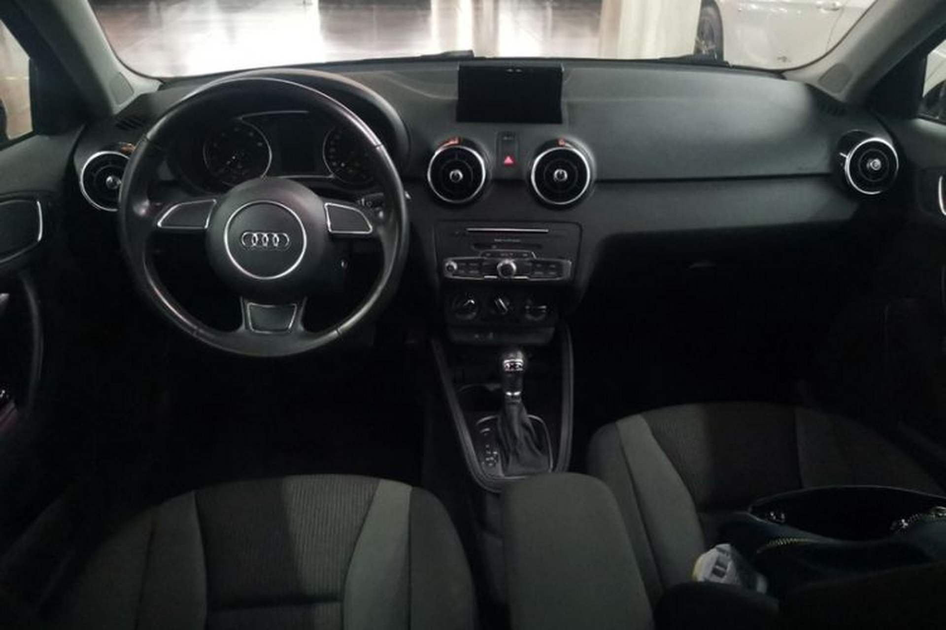 Used Audi A1 2016 30 TFSI Sportback Design Fashion Edition Interior 1