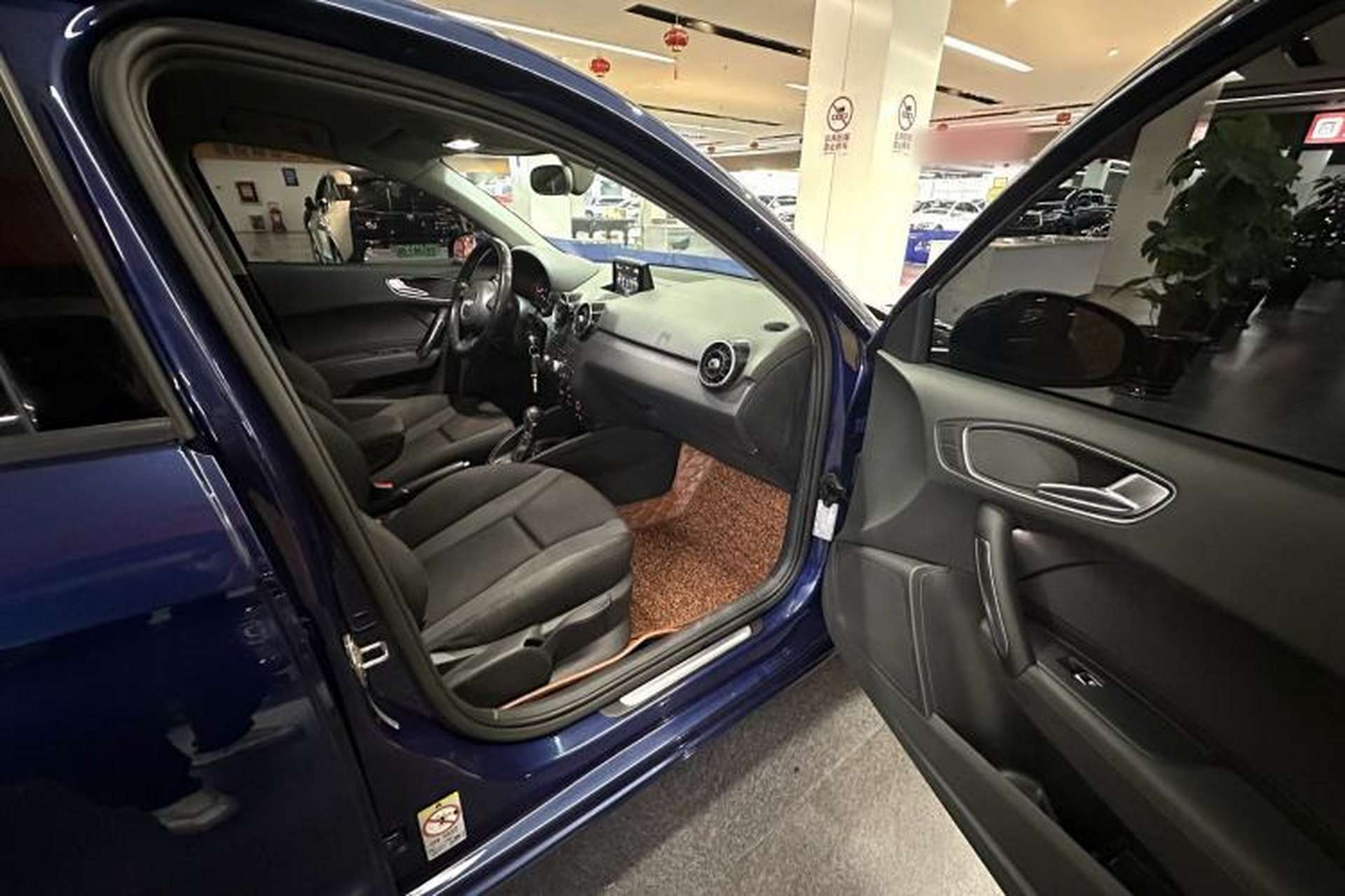 Used Audi A1 2016 30 TFSI Sportback Design Fashion Edition Interior 10