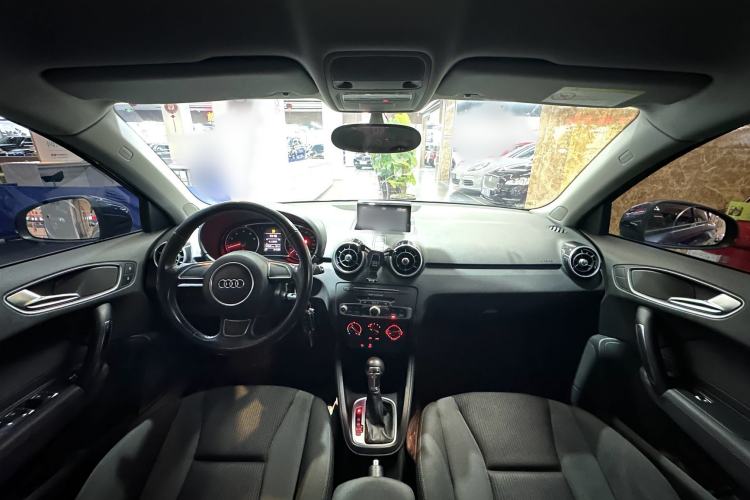 Used Audi A1 2016 30 TFSI Sportback Design Fashion Edition Interior 3