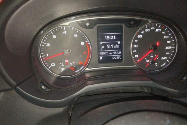 Used Audi A1 2016 30 TFSI Sportback S Line Sports Edition Odometer Close Up