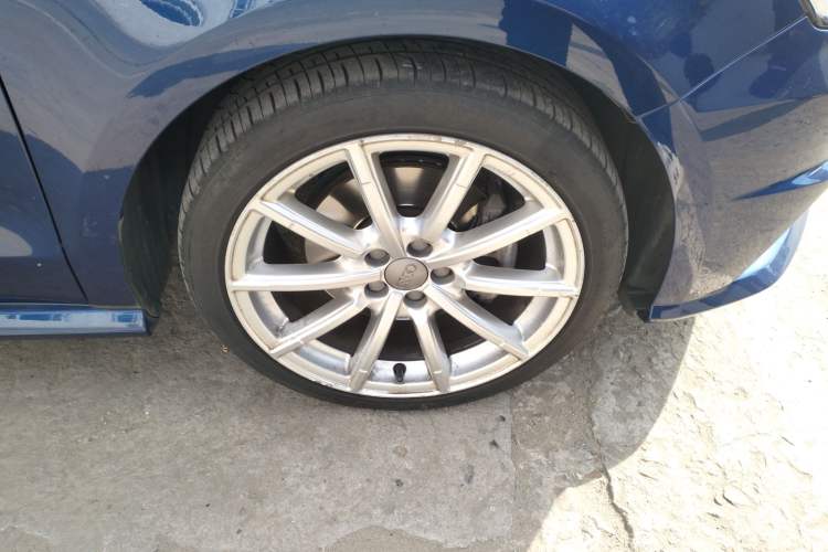 Used Audi A1 2016 30 TFSI Sportback S Line Sports Edition Right Front Wheel Hub