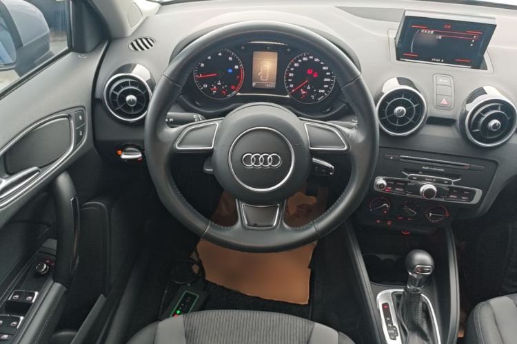 Used Audi A1 2016 30 TFSI Sportback Design Fashion Edition Steering Wheel