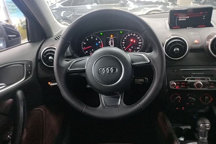 Used Audi A1 2016 30 TFSI Sportback Design Fashion Edition Steering Wheel