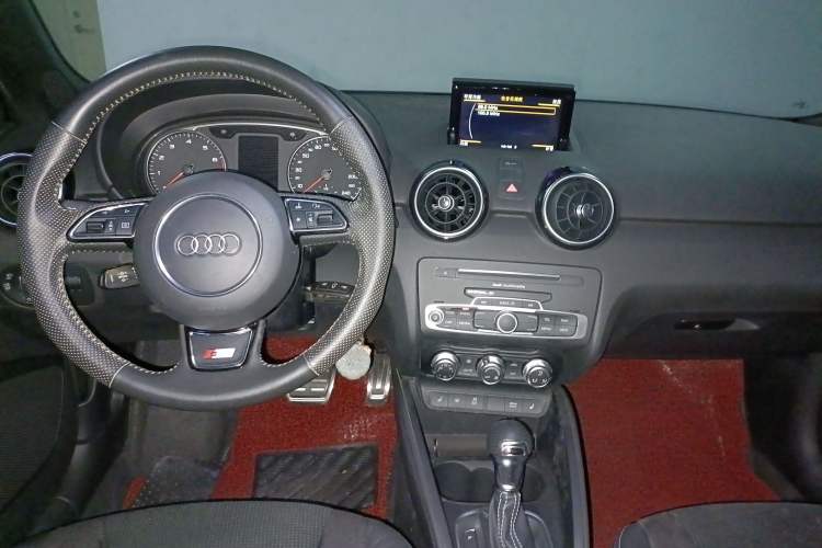 Used Audi A1 2016 30 TFSI Sportback S Line Sports Edition Center Console