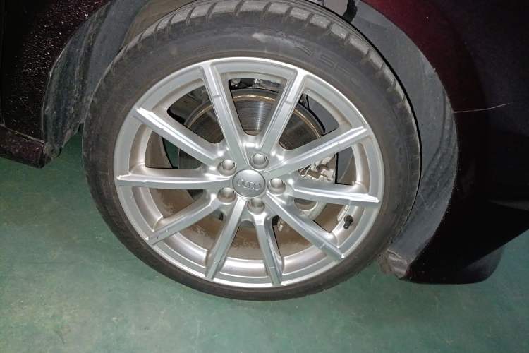 Used Audi A1 2016 30 TFSI Sportback S Line Sports Edition Right Front Wheel Hub