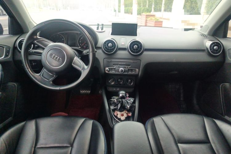 Used Audi A1 2016 30 TFSI Sportback Design Fashion Edition Center Console
