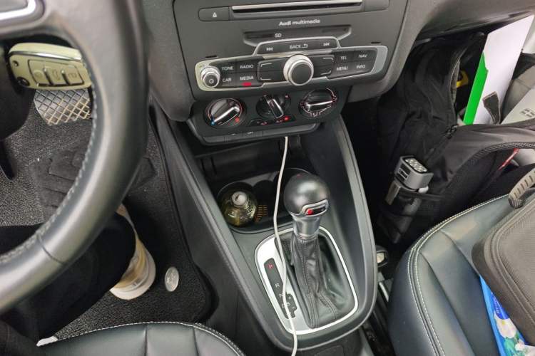 Used Audi A1 2016 30 TFSI Sportback Design Fashion Edition Gear Lever