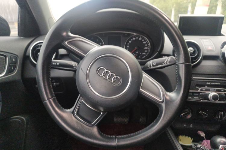 Used Audi A1 2016 30 TFSI Sportback Design Fashion Edition Steering Wheel