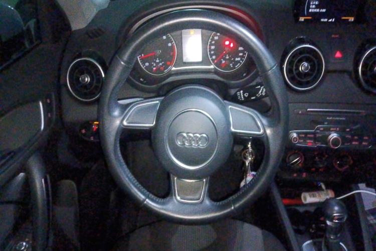 Used Audi A1 2016 30 TFSI Sportback Design Fashion Edition Steering Wheel