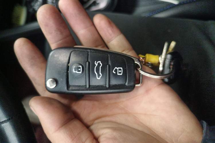 Used Audi A1 2016 30 TFSI Sportback Design Fashion Edition Vehicle Key