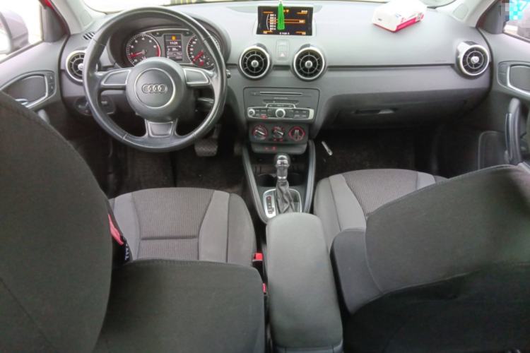 Used Audi A1 2016 30 TFSI Sportback Design Fashion Edition Center Console