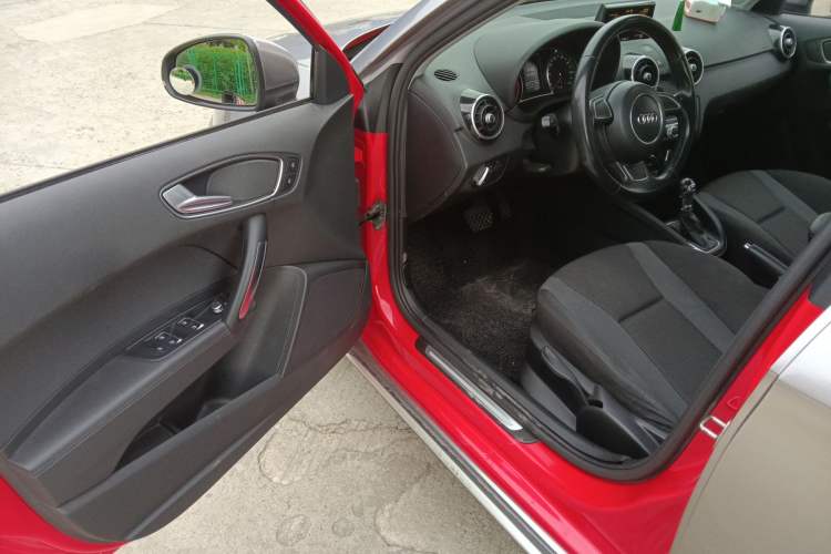 Used Audi A1 2016 30 TFSI Sportback Design Fashion Edition Driver Seat