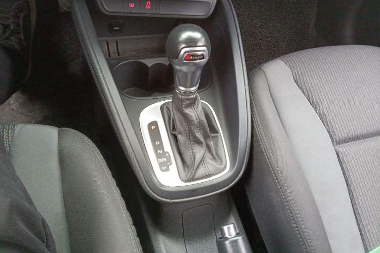 Used Audi A1 2016 30 TFSI Sportback Design Fashion Edition Gear Lever