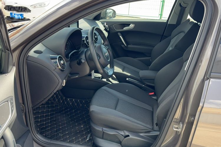 Used Audi A1 2016 30 TFSI Sportback Design Fashion Edition Interior 3
