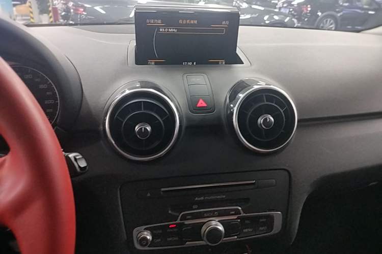 Used Audi A1 2016 30 TFSI Sportback Design Fashion Edition Audio And AC Panel