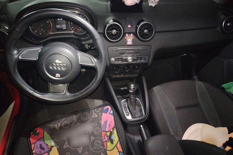 Used Audi A1 2016 30 TFSI Sportback Design Fashion Edition Center Console