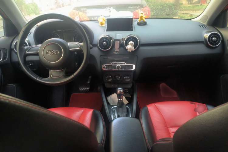 Used Audi A1 2016 30 TFSI Sportback Design Fashion Edition Center Console