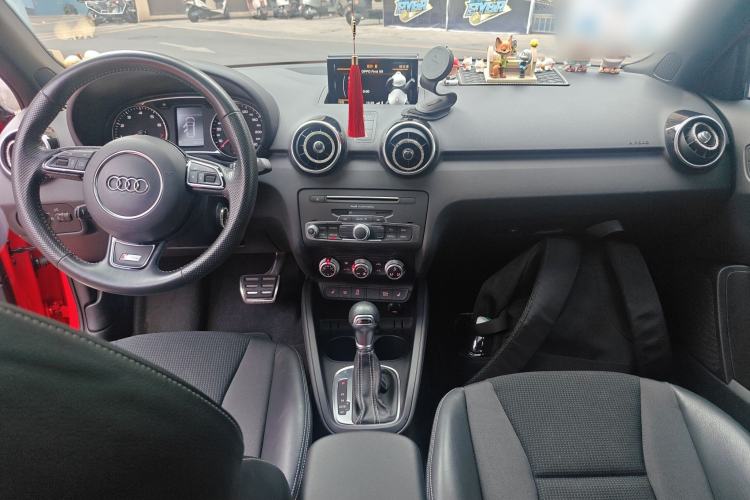Used Audi A1 2016 30 TFSI Sportback S Line Sports Edition Center Console