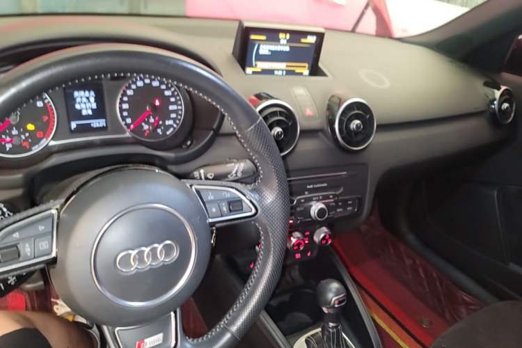Used Audi A1 2016 30 TFSI Sportback S Line Sports Edition Center Console