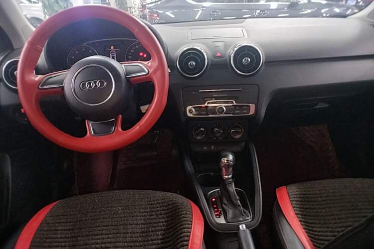Used Audi A1 2016 30 TFSI Sportback Design Fashion Edition Center Console