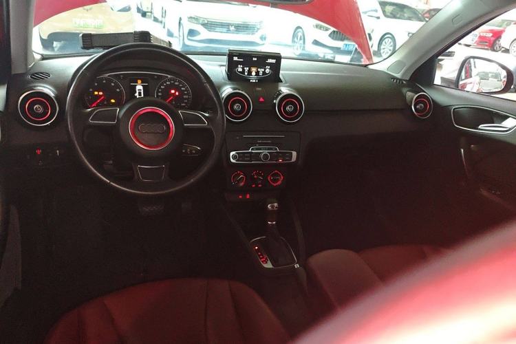 Used Audi A1 2016 30 TFSI Sportback Design Fashion Edition Center Console