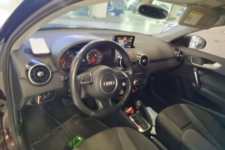 Used Audi A1 2016 30 TFSI Sportback Design Fashion Edition Center Console