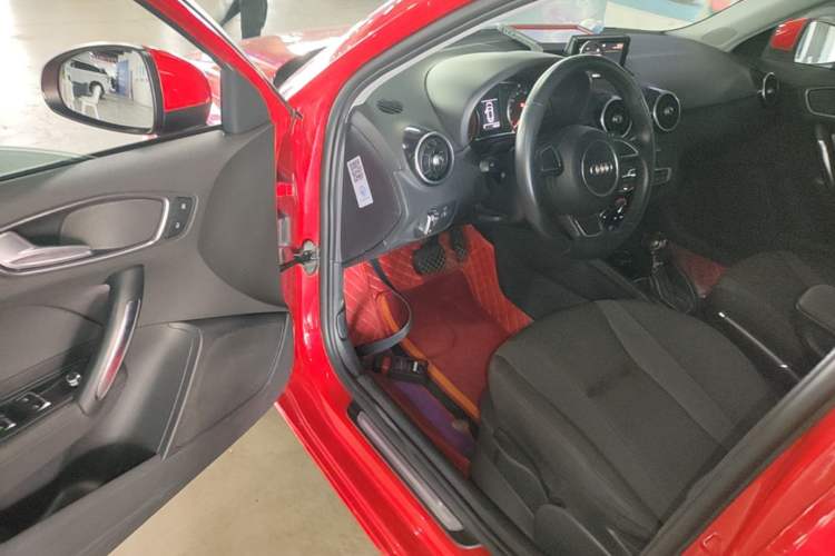 Used Audi A1 2016 30 TFSI Sportback Design Fashion Edition Driver Seat