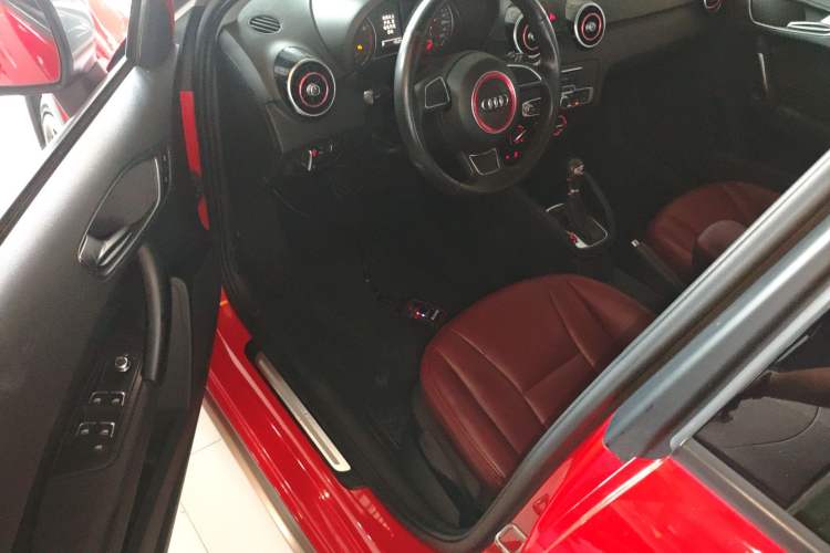 Used Audi A1 2016 30 TFSI Sportback Design Fashion Edition Driver Seat