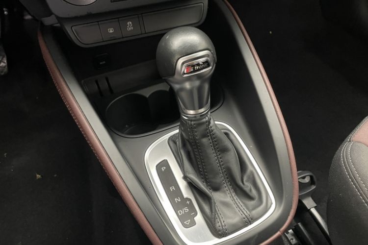 Used Audi A1 2016 30 TFSI Sportback Design Fashion Edition Gear Lever