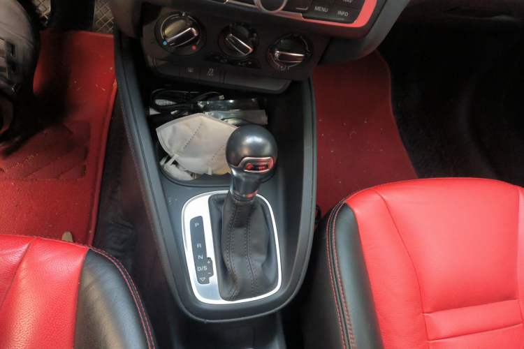 Used Audi A1 2016 30 TFSI Sportback Design Fashion Edition Gear Lever