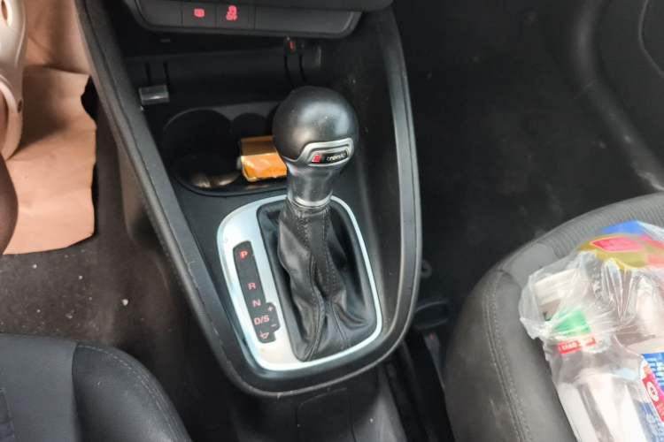 Used Audi A1 2016 30 TFSI Sportback Design Fashion Edition Gear Lever