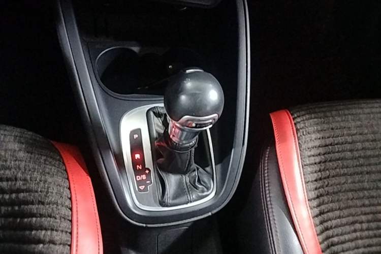 Used Audi A1 2016 30 TFSI Sportback Design Fashion Edition Gear Lever