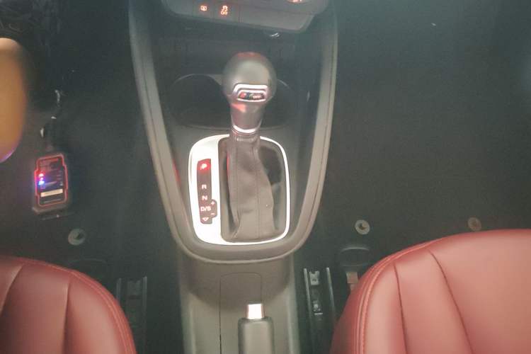 Used Audi A1 2016 30 TFSI Sportback Design Fashion Edition Gear Lever