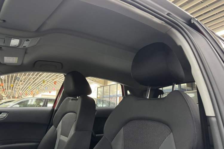 Used Audi A1 2016 30 TFSI Sportback Design Fashion Edition Headliner