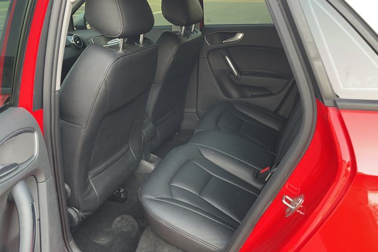 Used Audi A1 2016 30 TFSI Sportback Design Fashion Edition Interior 1