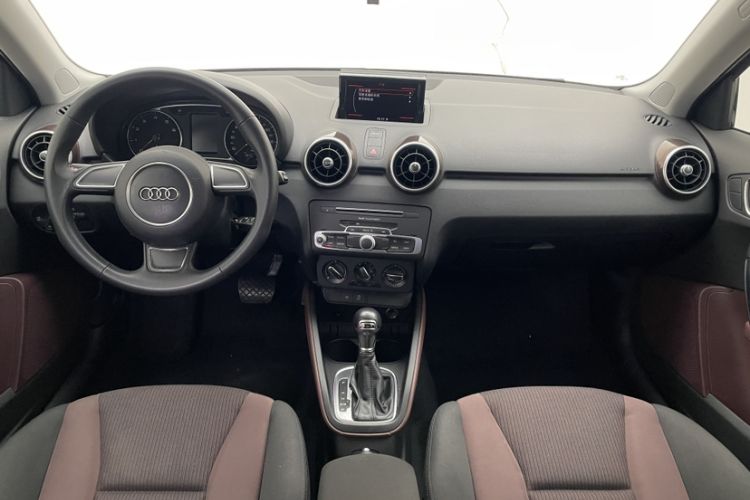 Used Audi A1 2016 30 TFSI Sportback Design Fashion Edition Interior 10