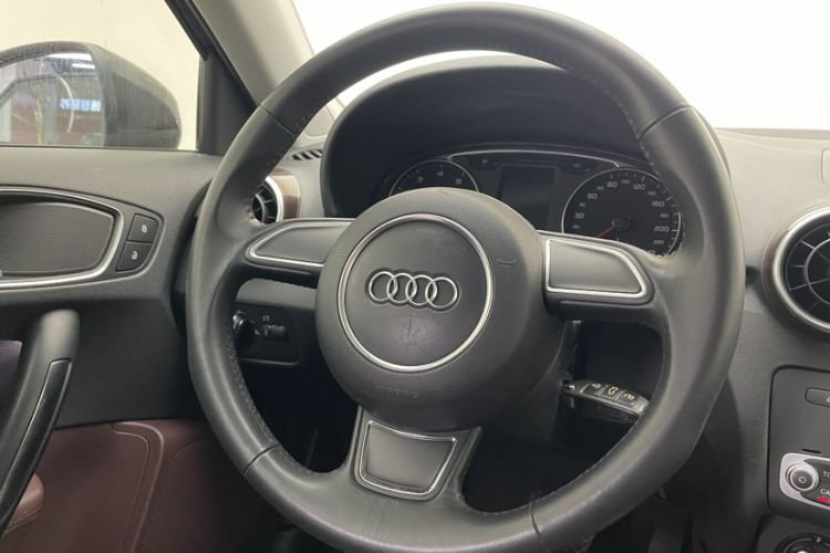 Used Audi A1 2016 30 TFSI Sportback Design Fashion Edition Interior 2