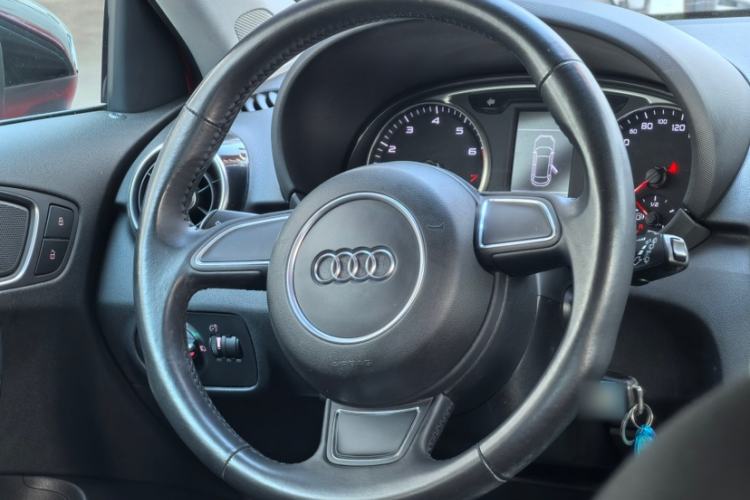 Used Audi A1 2016 30 TFSI Sportback Design Fashion Edition Interior 2