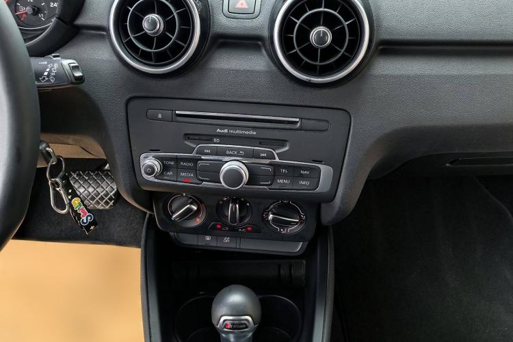 Used Audi A1 2016 30 TFSI Sportback Design Fashion Edition Interior 3