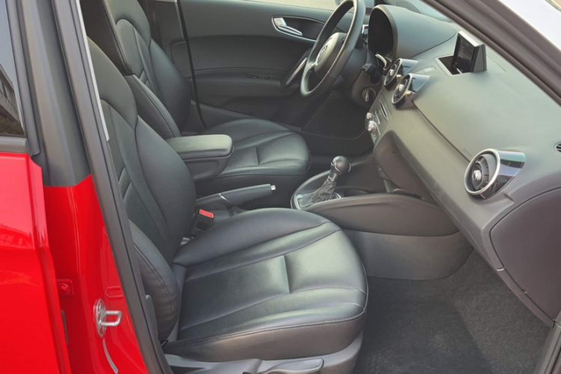 Used Audi A1 2016 30 TFSI Sportback Design Fashion Edition Interior 3