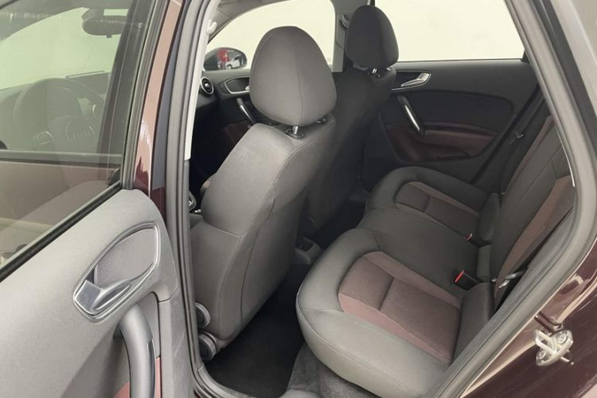 Used Audi A1 2016 30 TFSI Sportback Design Fashion Edition Interior 4