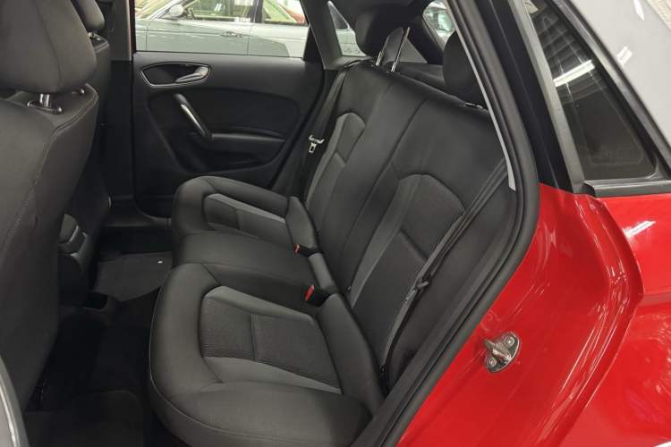 Used Audi A1 2016 30 TFSI Sportback Design Fashion Edition Interior 6
