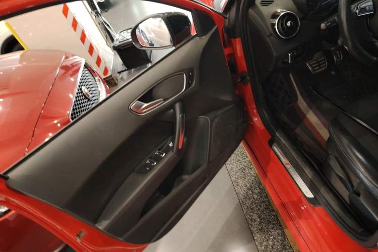 Used Audi A1 2016 30 TFSI Sportback S Line Sports Edition Interior 7
