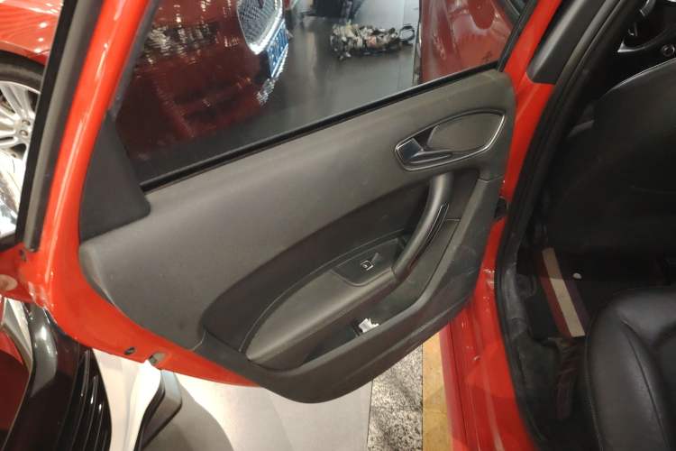 Used Audi A1 2016 30 TFSI Sportback S Line Sports Edition Interior 8