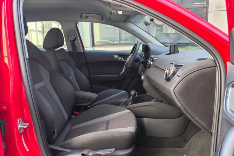 Used Audi A1 2016 30 TFSI Sportback Design Fashion Edition Interior 8